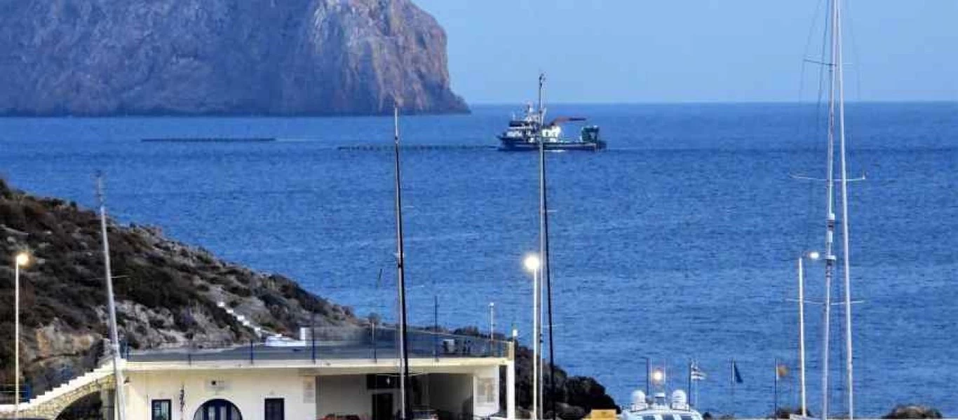 Τουρκικά αλιευτικά έχουν «δέσει» έξω από τα Κύθηρα - Λιμενικό: «Δεν ανησυχούμε θα πάνε Τουρκία»! (φωτό)